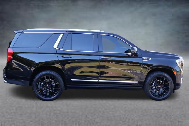 Used 2023 GMC Yukon Denali AWD/4WD image 2