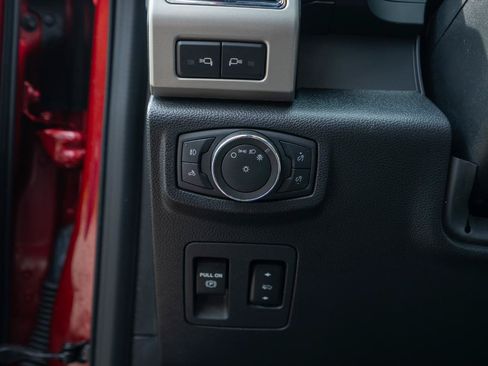 Used 2020 Ford F150 Lariat w/ Equipment Group 502A Luxury AWD/4WD image 17