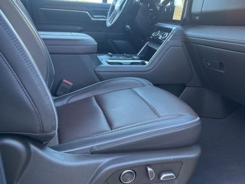 Used 2025 GMC Sierra 2500 Denali image 10