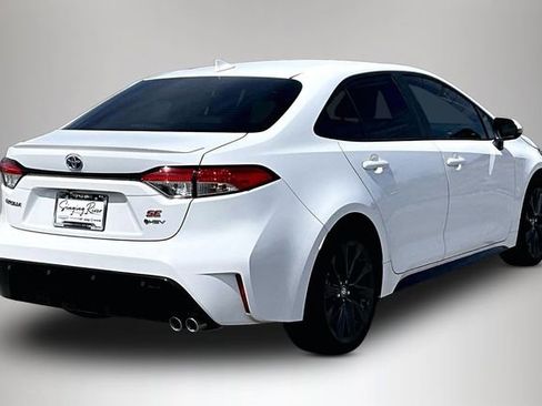 Used 2025 Toyota Corolla SE FWD image 5
