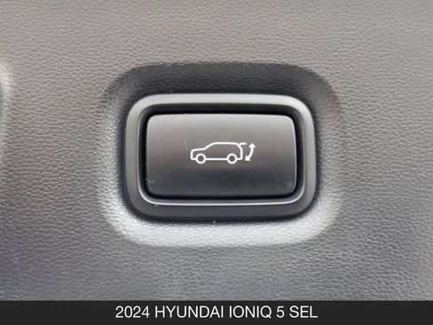 Used 2024 Hyundai Ioniq 5 SEL RWD image 25