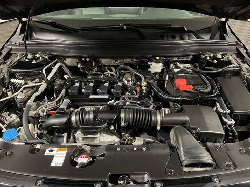 Used 2018 Honda Accord Sport image 39