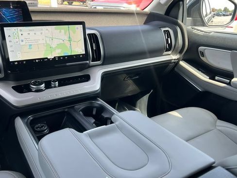 Certified 2025 Ford Expedition Active AWD/4WD image 39