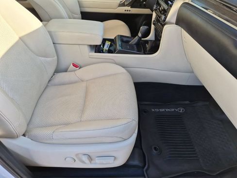 Used 2023 Lexus GX 460 Luxury w/ Sport Design Package AWD/4WD image 19