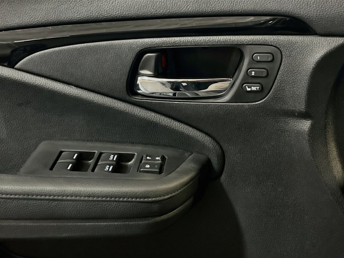 Used 2019 Honda Pilot Elite image 14