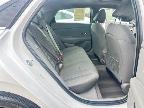 Used 2025 Hyundai Elantra SEL image 27