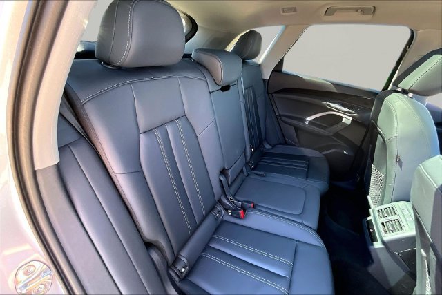 Used 2026 Audi Q5 Premium w/ Convenience Package AWD/4WD image 29