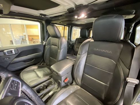Used 2021 Jeep Wrangler Sahara w/ Cold Weather Group image 14