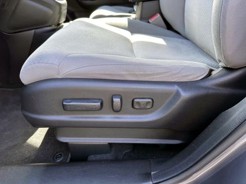 Used 2016 Honda CR-V EX image 10