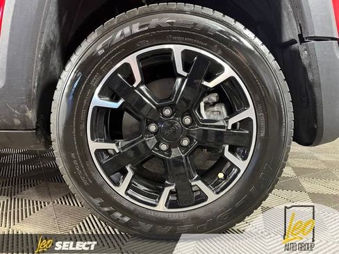 Used 2023 Jeep Renegade Latitude AWD/4WD image 28