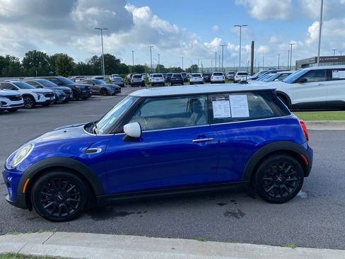Used 2021 MINI Cooper 2-Door Hardtop FWD image 4
