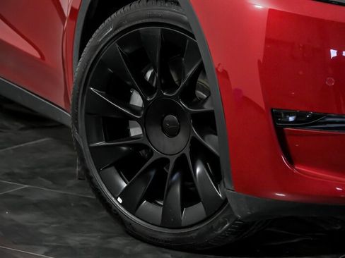 Used 2021 Tesla Model Y Long Range AWD/4WD image 3