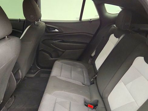 Used 2025 Chevrolet Trax RS w/ Driver Confidence Package FWD image 20