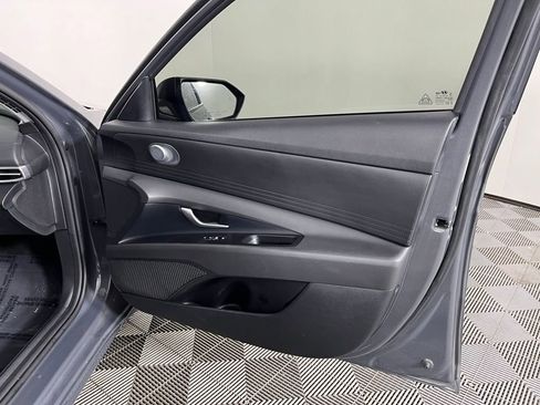 Used 2023 Hyundai Elantra SEL image 16