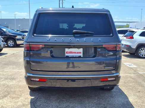 Used 2024 Jeep Wagoneer Series II w/ Flexible Seating Group RWD image 26