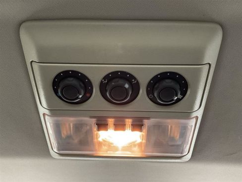 Used 2016 Land Rover LR4 HSE image 33