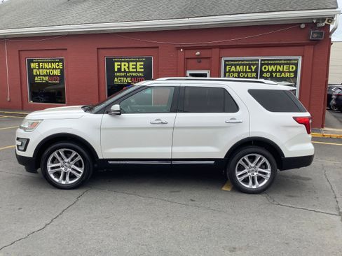 Used 2017 Ford Explorer Limited image 4
