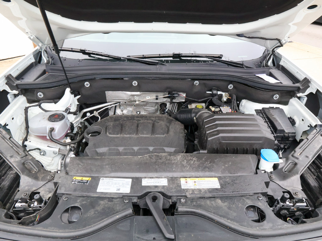 Used 2025 Volkswagen Atlas Peak Edition SE AWD/4WD image 35