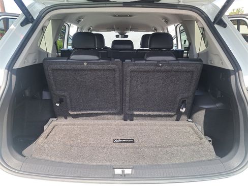 Used 2022 Volkswagen Tiguan SE image 13