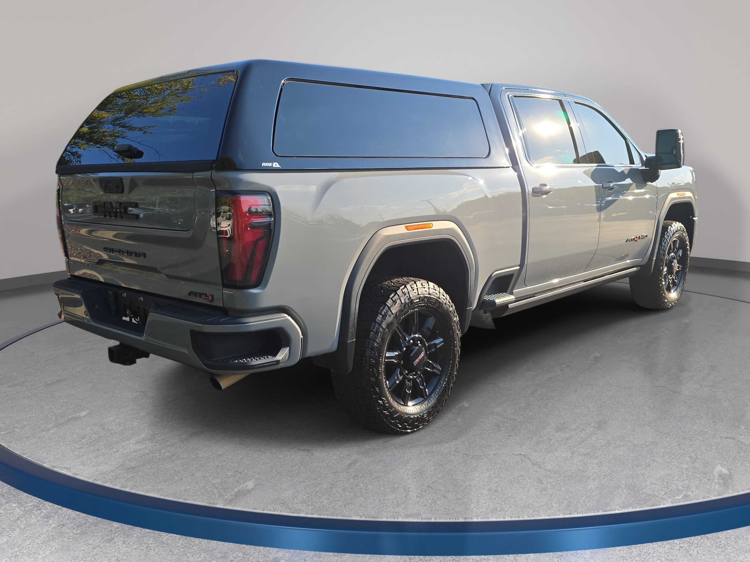 Used 2024 GMC Sierra 3500 AT4 w/ AT4 Premium Plus Package AWD/4WD image 5