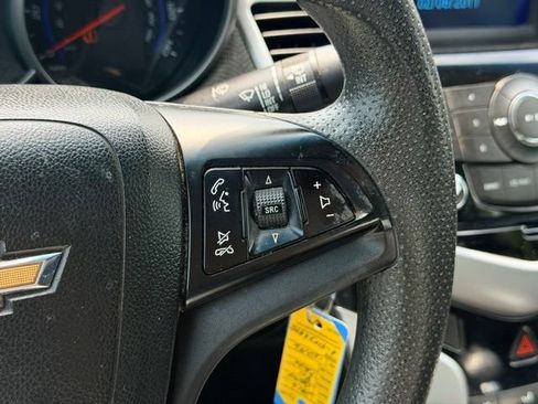 Used 2016 Chevrolet Cruze LT FWD image 9