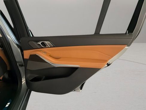 Used 2026 BMW X7 xDrive40i w/ Premium Package image 26