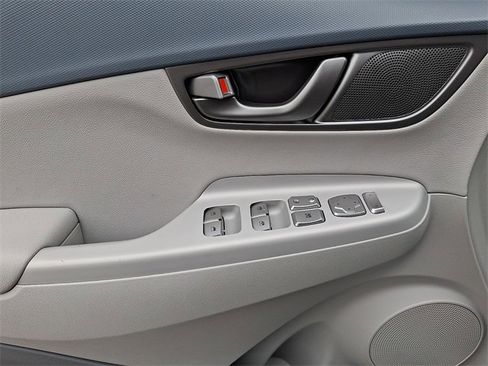 Used 2021 Hyundai Kona Limited image 12