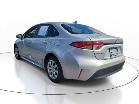 Used 2025 Toyota Corolla LE FWD image 6