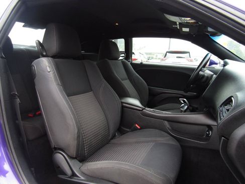 Used 2019 Dodge Challenger SXT RWD image 18