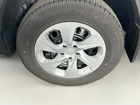 Used 2025 Toyota RAV4 LE image 11