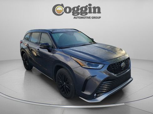 Used 2023 Toyota Highlander XSE image 6