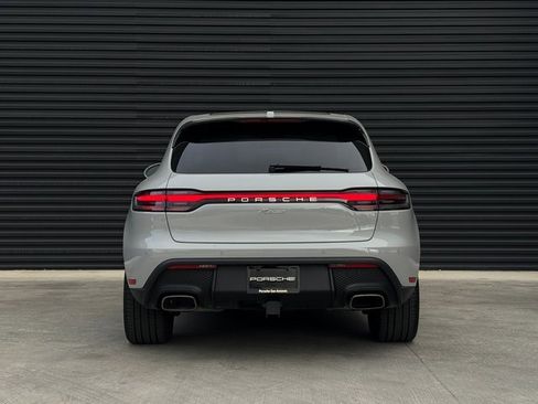 Certified 2025 Porsche Macan image 6