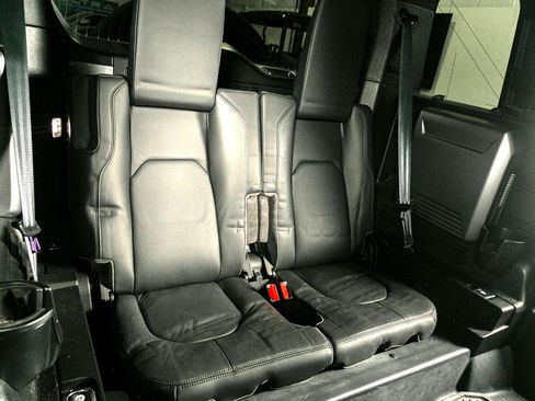 Used 2020 Land Rover Defender 110 X image 12