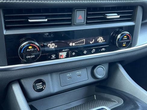 Certified 2026 Nissan Rogue SV image 21