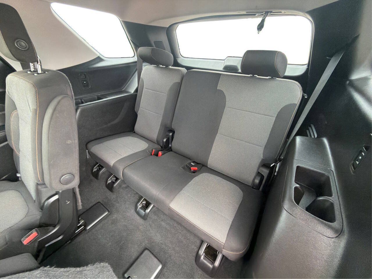 Used 2018 Chevrolet Traverse LT w/ LPO, 'HIT The Road' Package FWD image 32