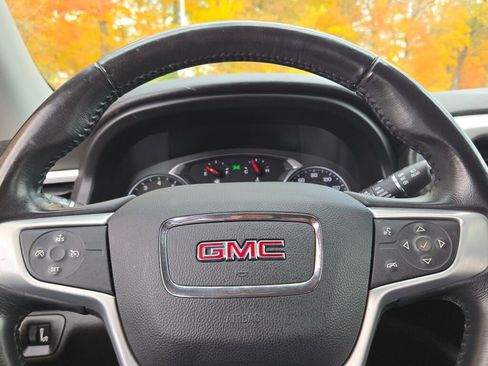 Used 2018 GMC Acadia SLT image 36