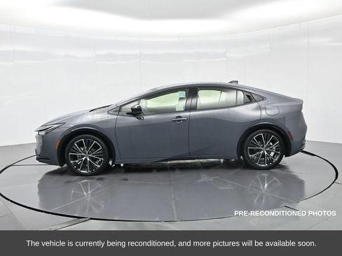 Used 2025 Toyota Prius XLE image 10