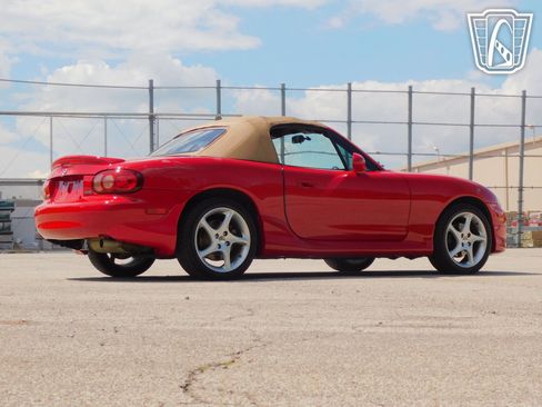 Used 2002 MAZDA MX-5 Miata LS image 26