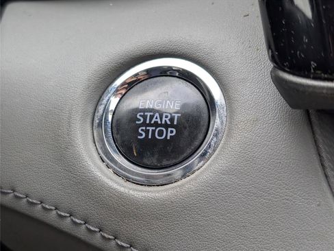 Used 2022 Toyota Highlander XLE image 25