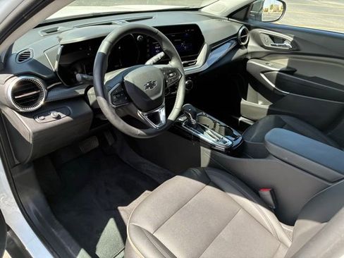 Used 2025 Chevrolet Trax ACTIV image 13