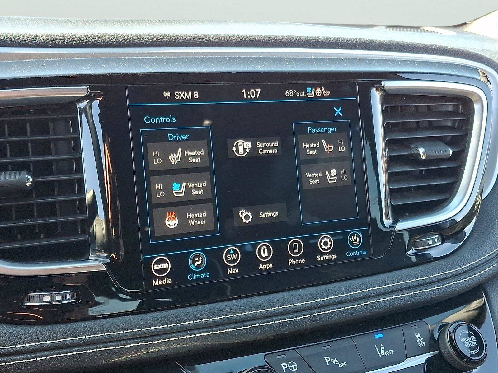 Used 2020 Chrysler Pacifica Limited w/ Advanced Safetytec Group FWD image 16