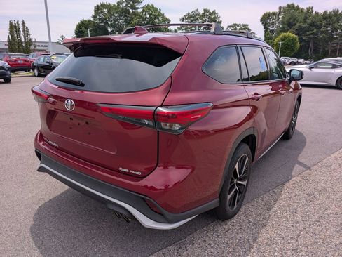 Used 2021 Toyota Highlander XSE AWD/4WD image 6