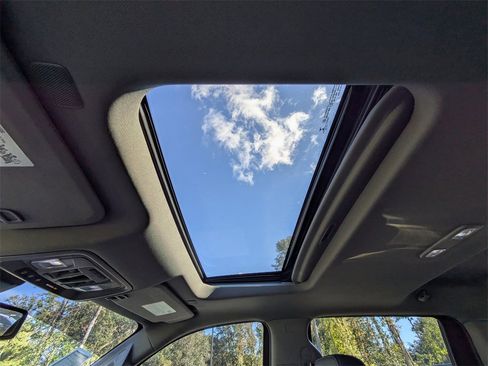 Used 2020 Chevrolet Silverado 1500 LTZ w/ LTZ Premium Package image 21