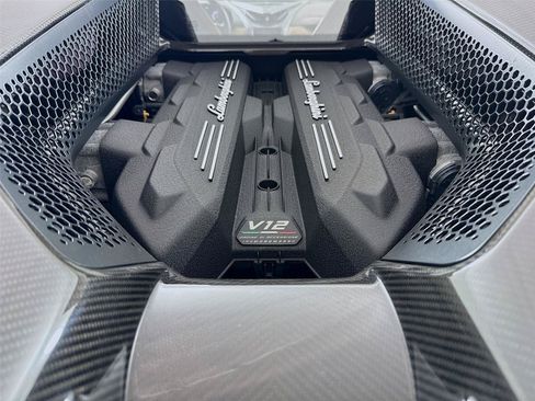 Used 2024 Lamborghini Revuelto AWD/4WD image 25