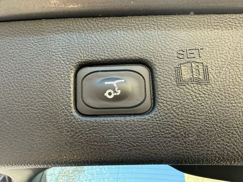 Used 2024 Ford Edge Titanium image 25