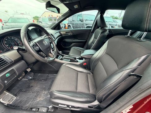 Used 2017 Honda Accord Sport image 13