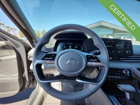 Used 2025 Hyundai Elantra Sport FWD image 19