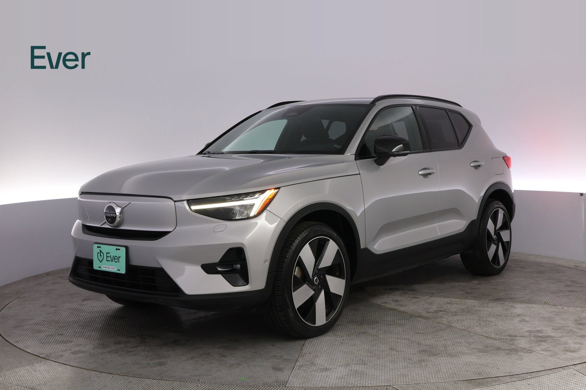 Used 2023 Volvo XC40 Recharge Ultimate AWD/4WD image 2