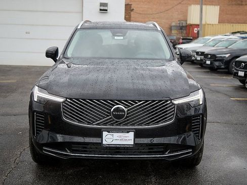 New 2025 Volvo XC90 B6 Core w/ Protection Package Premier image 5