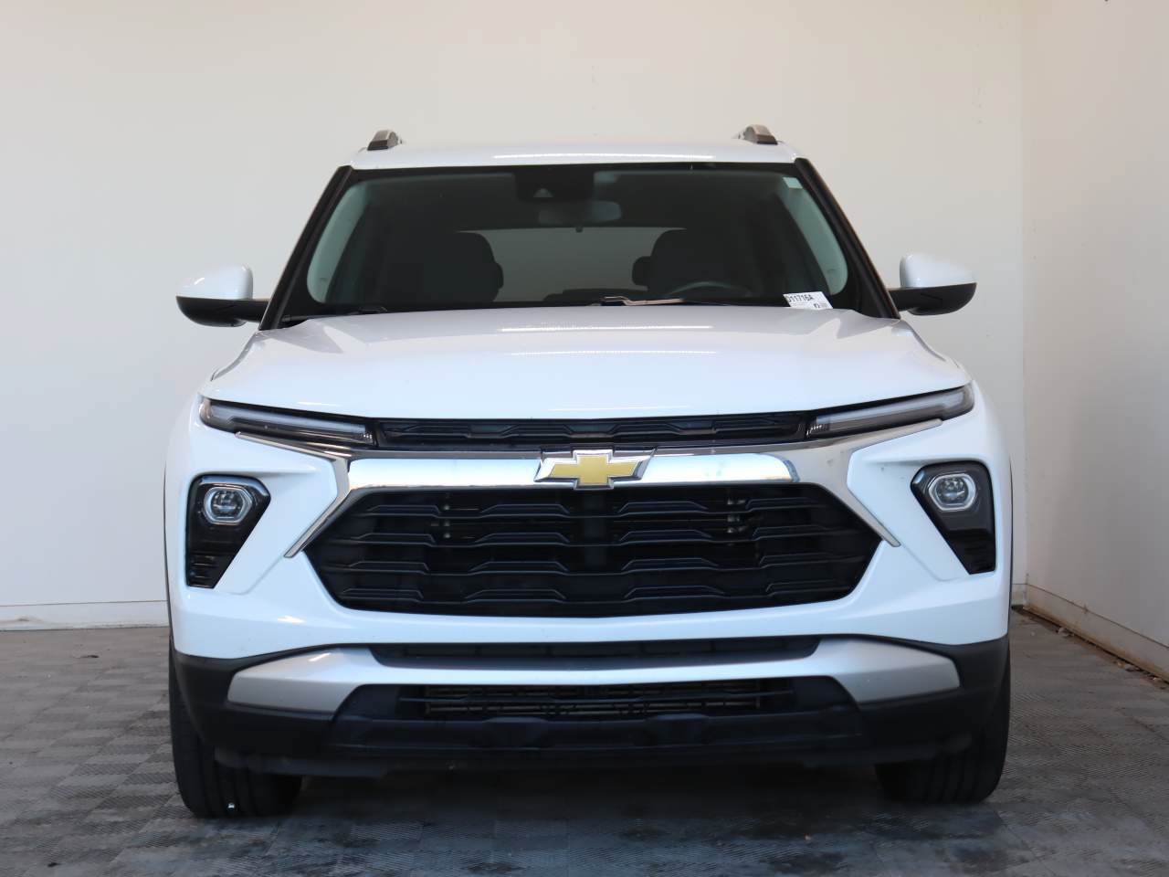 Used 2024 Chevrolet TrailBlazer LT w/ LT Cold Weather Package FWD image 2